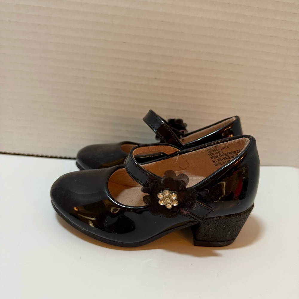 Trinkets Black Kids' Mary Jane Shoes with Flower Detail